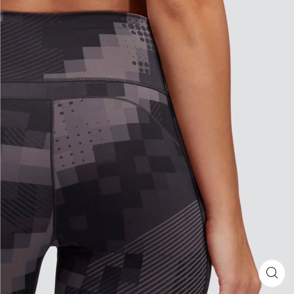 Peloton Women’s Fitness Apparel - Picture 2 of 11